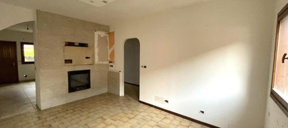 Casa de 2 habitaciónes en Udine, Italy No. 110536 5