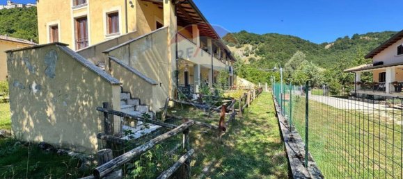 2 bedrooms Apartment in Opi, Italy No. 268133 2