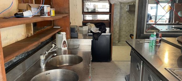 96m² Commercial property in Genoa, Italy No. 238860 10