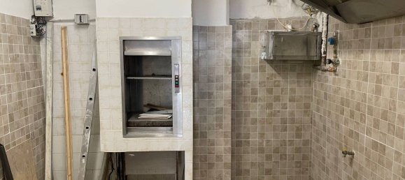 96m² Commercial property in Genoa, Italy No. 238860 16