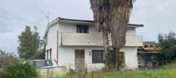 Дом с 6 комнатами в Априлия, Италия № 98637 3