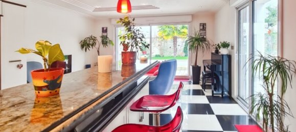 4 bedrooms Villa in Baule, France No. 83172 3