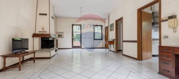 6 rooms House in Gallarate, Italy No. 312014 4