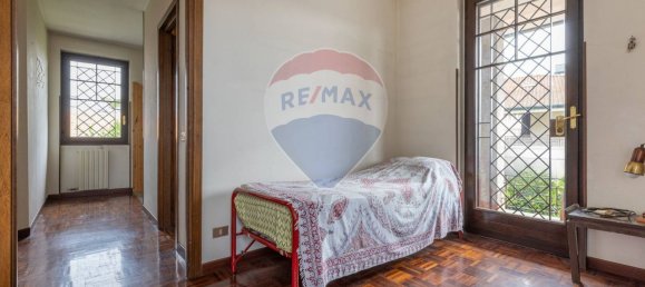 6 rooms House in Gallarate, Italy No. 312014 18