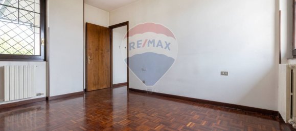 6 rooms House in Gallarate, Italy No. 312014 15