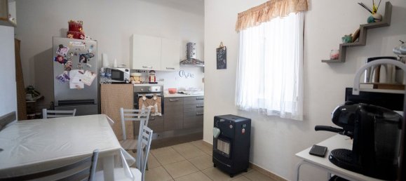 4 Schlafzimmer Wohnung in Pontecagnano Faiano, Italy, Nr. 323302 10