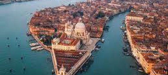 5غرفة عقار تجاري في Venice, Italy رقم 61563 3