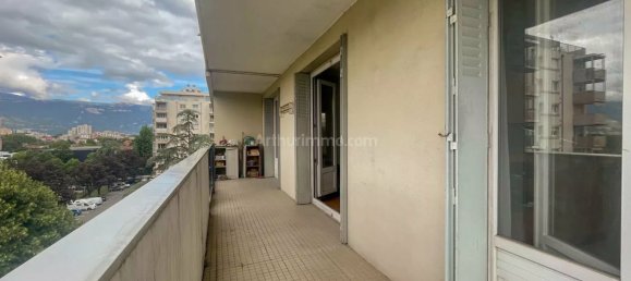 3 bedrooms Apartment in Eybens, France No. 355427 2