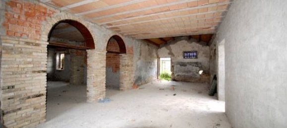 4 bedrooms House in Castel di Lama, Italy No. 118824 6