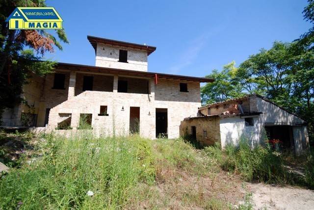 4 bedrooms House in Castel di Lama, Italy No. 118824