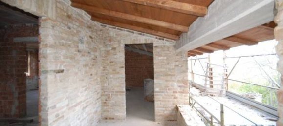 4 bedrooms House in Castel di Lama, Italy No. 118824 8