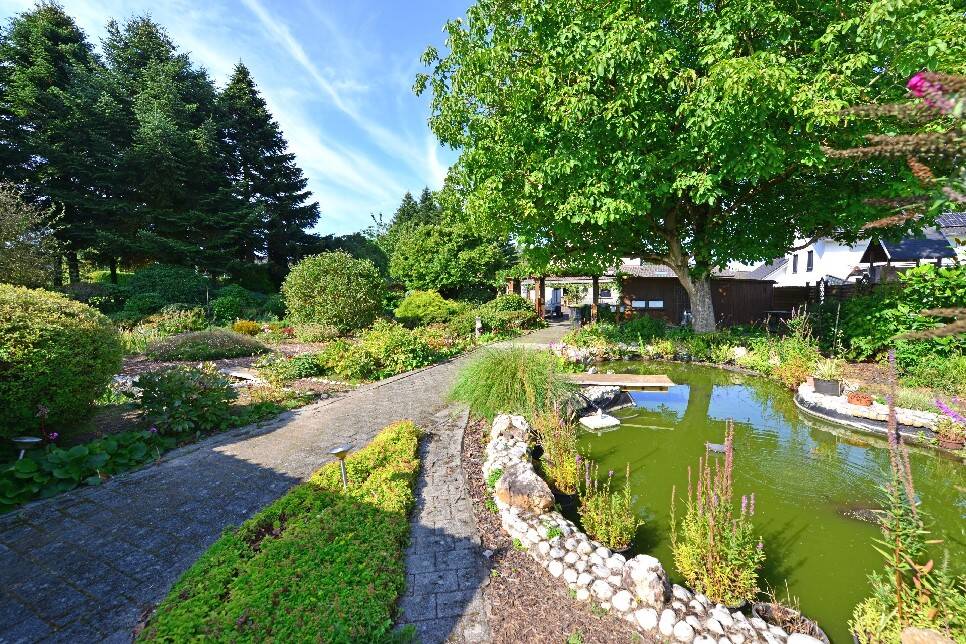 Casa de 5 habitaciónes en Rhein-Sieg, Germany No. 358599