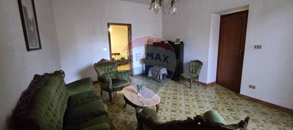 3 bedrooms House in Giarre, Italy No. 370026 3