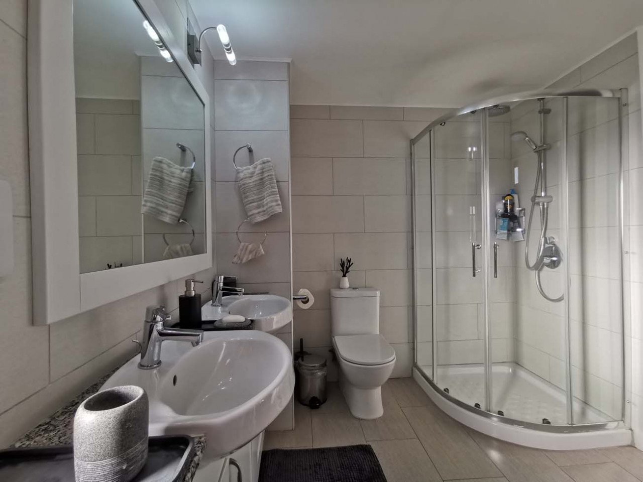 4 chambres propriété commerciale à vendre à Paphos, Cyprus № 9649