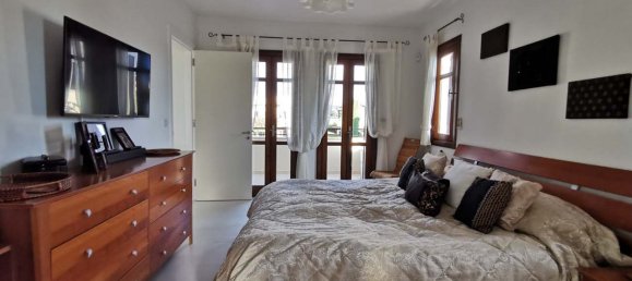 4 chambres propriété commerciale à vendre à Paphos, Cyprus № 9649 12