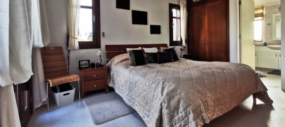 4 chambres propriété commerciale à vendre à Paphos, Cyprus № 9649 7