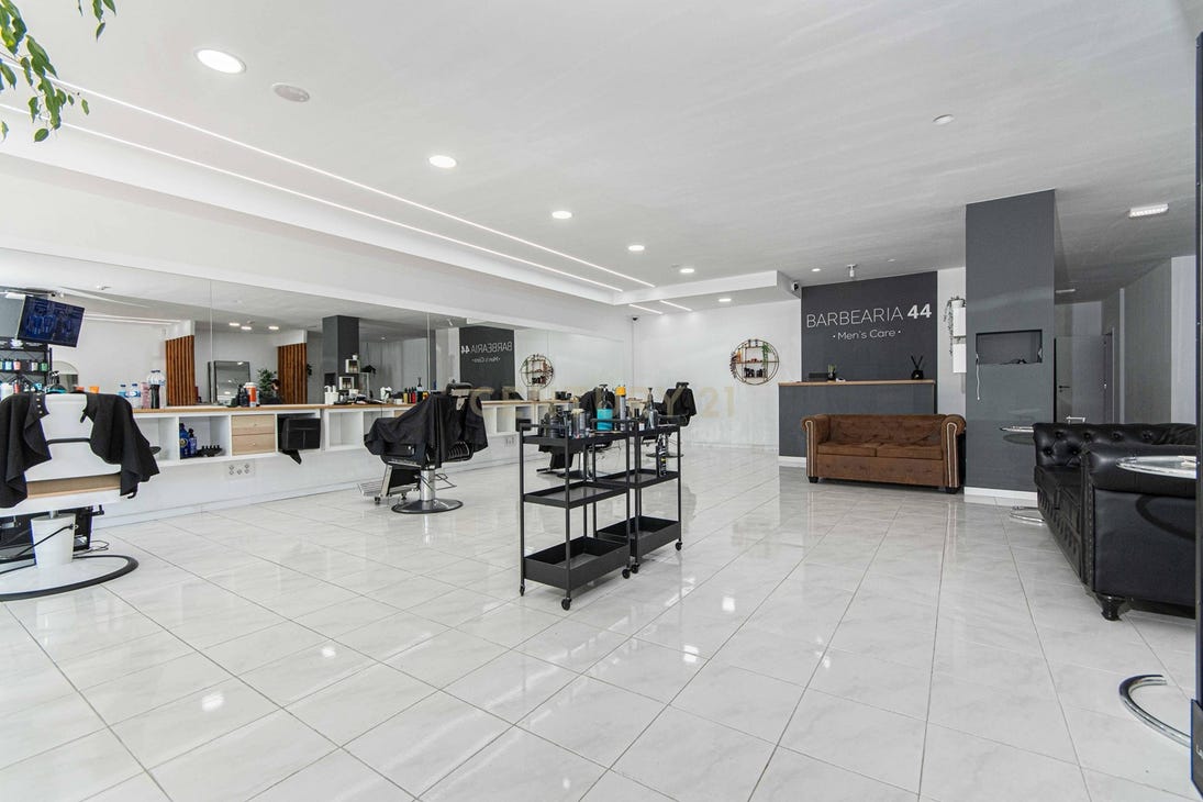 Propiedad comercial en Loures, Portugal 125 m² No. 222756