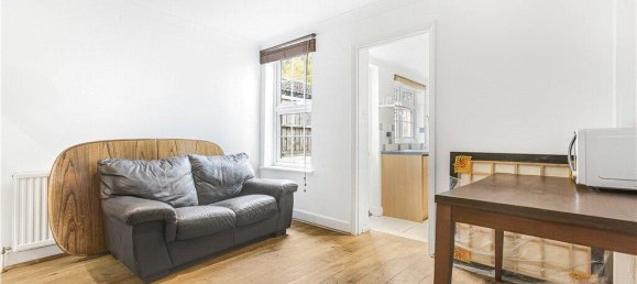 2 bedrooms House in Egham, United Kingdom No. 8646 7