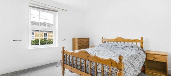 2 bedrooms House in Egham, United Kingdom No. 8646 4