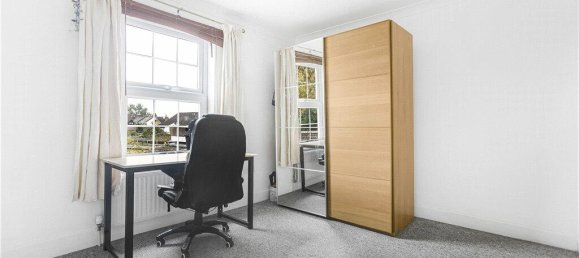 2 bedrooms House in Egham, United Kingdom No. 8646 14