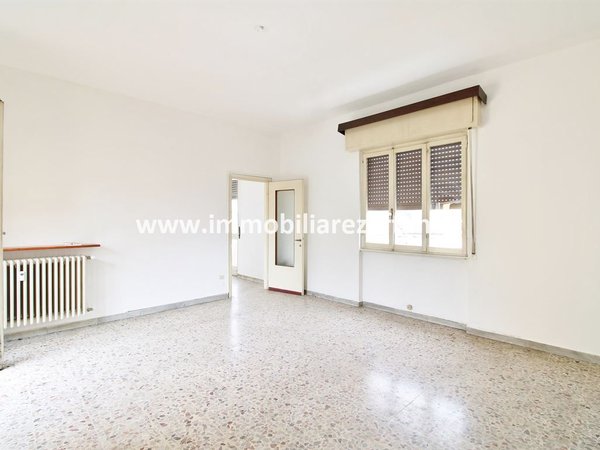 3-salle Appartement à Canegrate, Italy No. 69230