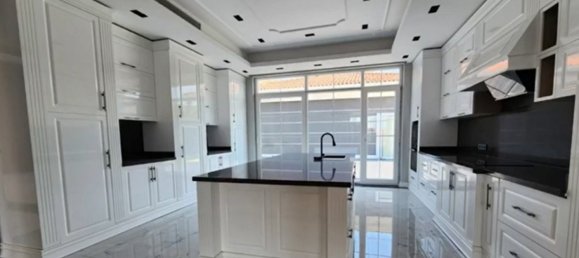 Villa 5+2 in Istanbul, Turkey No. 24706 5