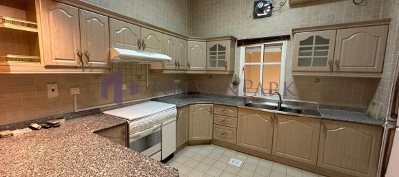 4 bedrooms Villa in Doha, Qatar No. 1081 10