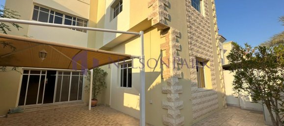4 bedrooms Villa in Doha, Qatar No. 1081 3