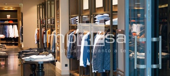 70m² Office in Montebelluna, Italy No. 196166 6