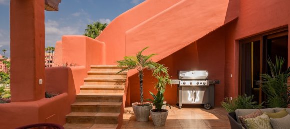 4 Schlafzimmer Wohnung in Estepona, Spain, Nr. 10087 8