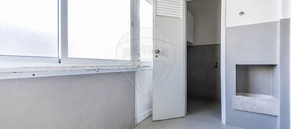 5 bedrooms Apartment in Lisbon, Portugal No. 100156 25