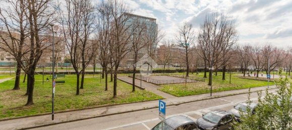 3 bedrooms Apartment in Milan, Italy No. 247830 11