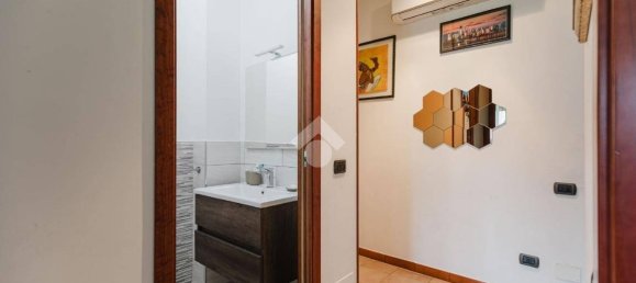 3 bedrooms Apartment in Milan, Italy No. 247830 23