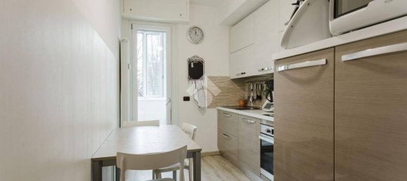 3 bedrooms Apartment in Milan, Italy No. 247830 9