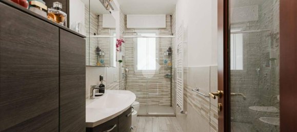 3 bedrooms Apartment in Milan, Italy No. 247830 25