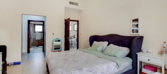 4 bedrooms Villa in Mudon, UAE No. 4536 10