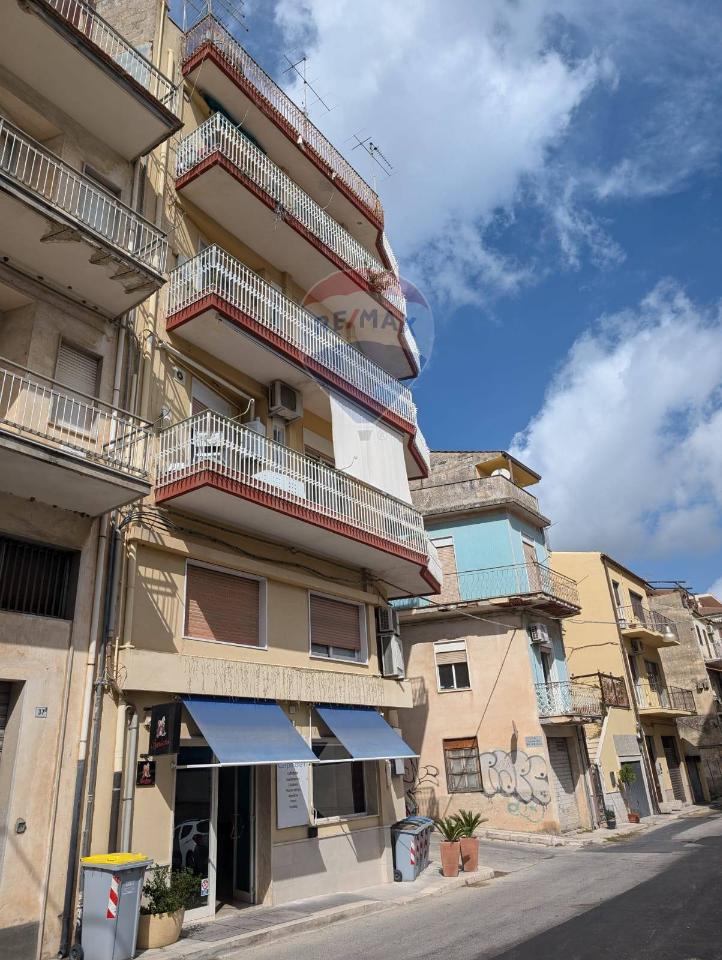 Apartamento de 6 divisões em Ragusa, Italy N.º 7054