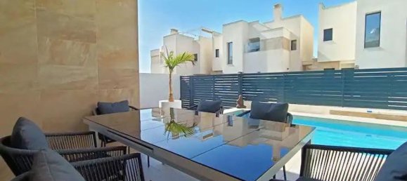 3 Schlafzimmer Villa in Los Montesinos, Spain, Nr. 177083 4