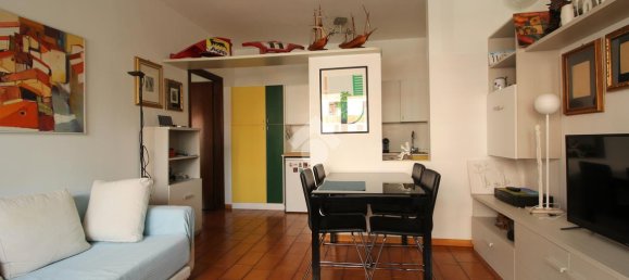 2 rooms Apartment in Bologna, Italy No. 25208 2