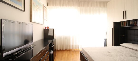 2 rooms Apartment in Bologna, Italy No. 25208 8