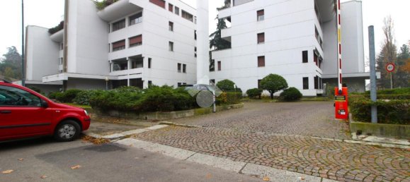 2 rooms Apartment in Bologna, Italy No. 25208 24