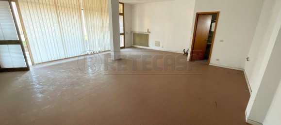 Propriété commerciale à Udine, Italy 59m² No. 147581 9