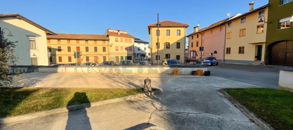 Propriété commerciale à Udine, Italy 59m² No. 147581 3