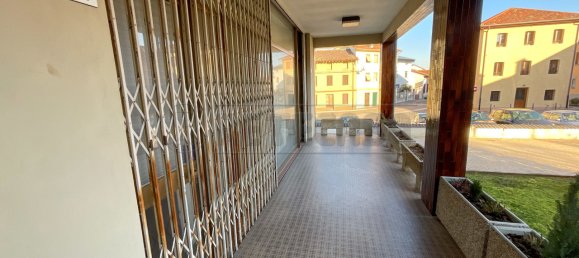 Propriété commerciale à Udine, Italy 59m² No. 147581 5