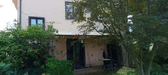 3-salle Appartement à Vertemate con Minoprio, Italy No. 6801 10