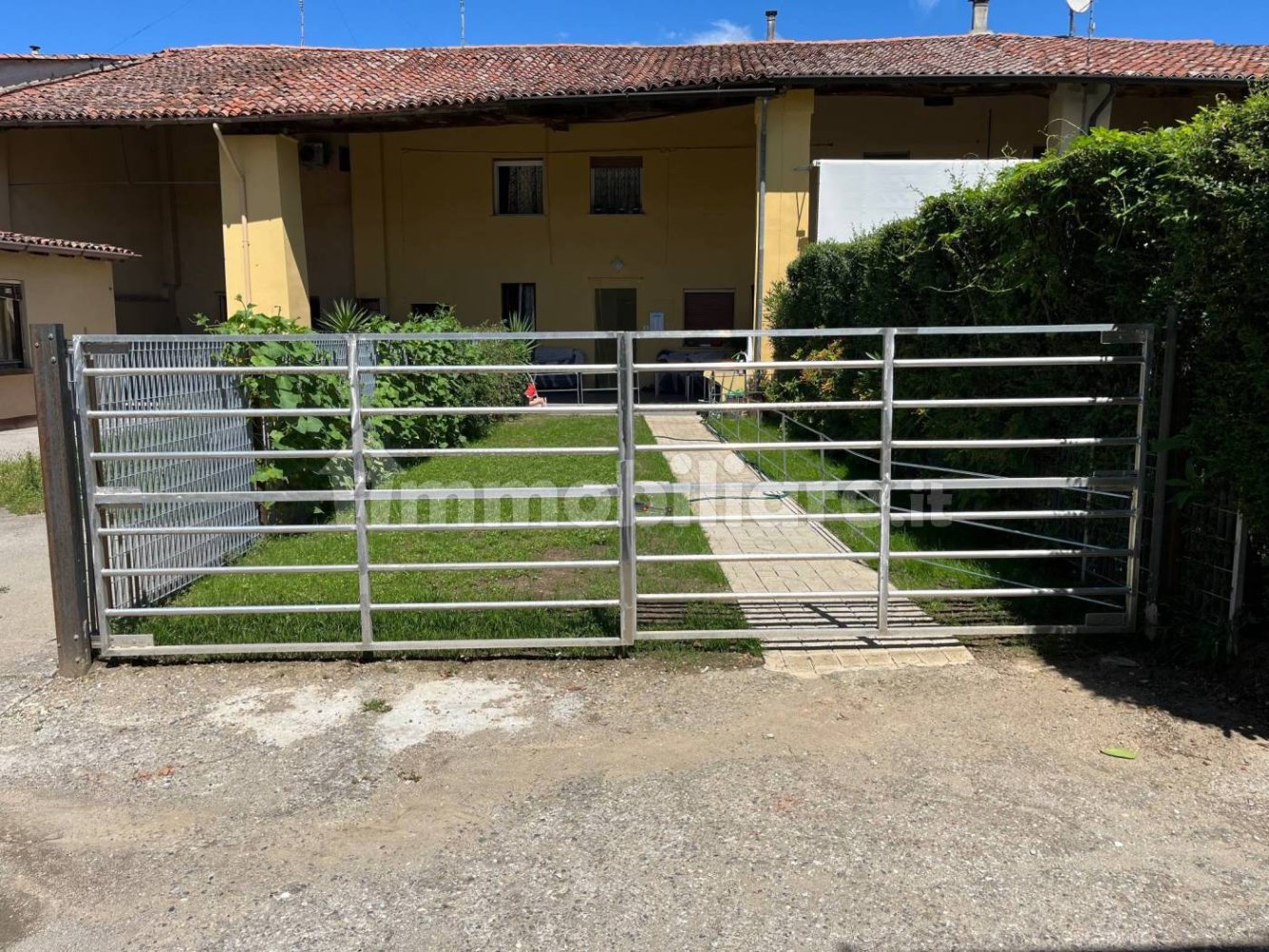 Дом с 2 спальнями в Веролануова, Италия № 295905