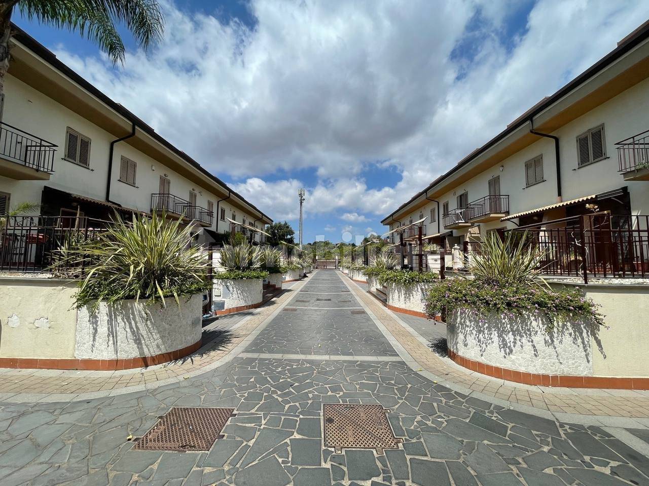 4 chambres Villa à San Giovanni la Punta, Italy No. 307357