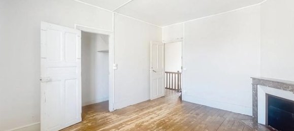 3 bedrooms House in Noyon, France No. 304087 3