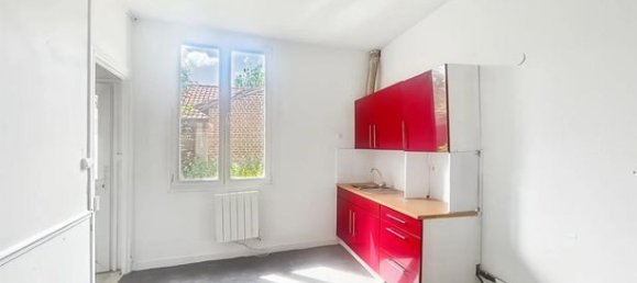 3 bedrooms House in Noyon, France No. 304087 5