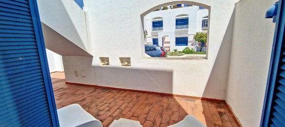 2 Schlafzimmer Wohnung in Albufeira, Portugal, Nr. 247736 8